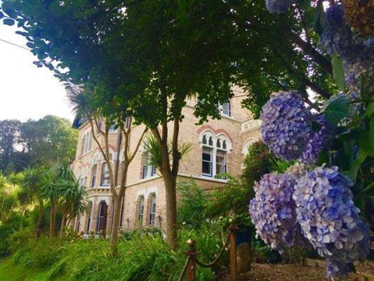 Westwell Hall Guest Accommodation, Bed & Breakfast, Luxury Rooms Ильфракомб Экстерьер фото